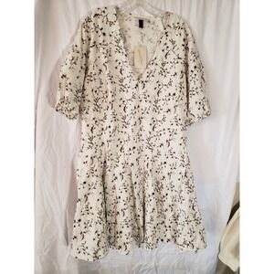 Women's Universal Threads White Floral Short Sleeve Dress Size XXL